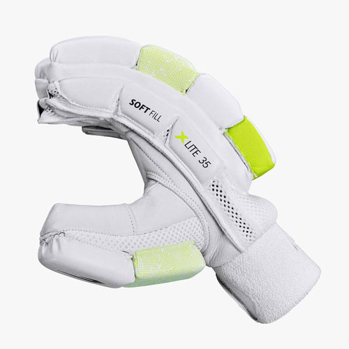 DSC Xlite 35 Cricket Batting Gloves 25