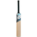 New Balance DC 300 Junior Cricket Bat