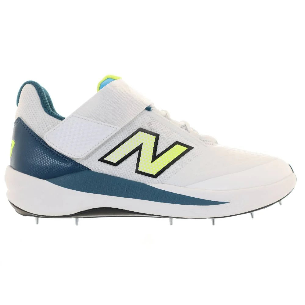 New Balance M4040 Spiked Cricket Shoes