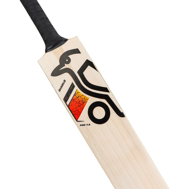 Kookaburra Diablo Pro 7.0 Junior Cricket Bat 26